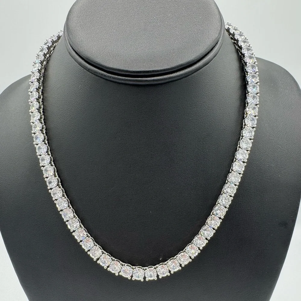 18k 63ct Tennis Necklace - Picture 7 of 10